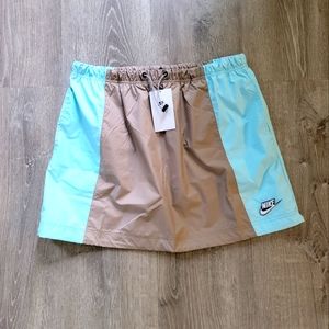 BRAND NEW Nike Icon Clash Sportswear Woven Skirt Women's Size Large